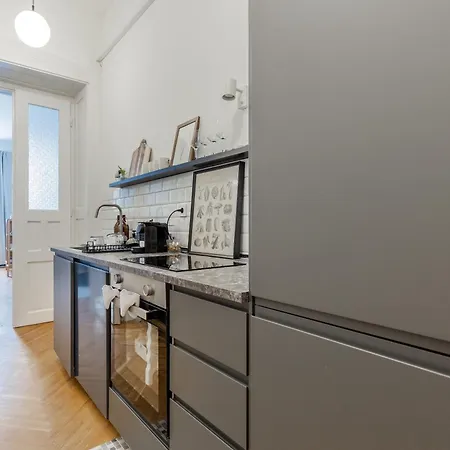 Tas Budapest