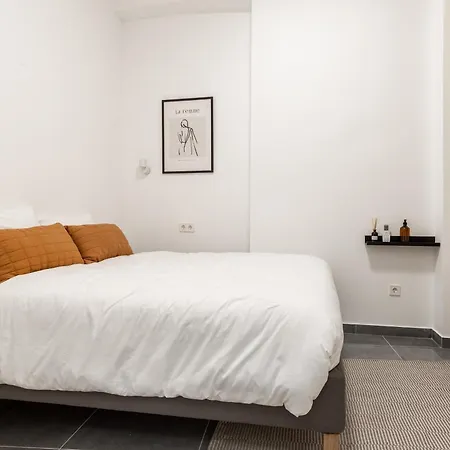 Tas Apartment *