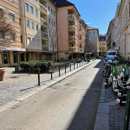 Gozsdu White Raven 504 With Free Underground Parking Apartment Budapest