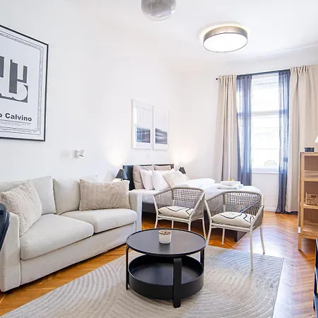 Apartment Tas Vas - Charming In Budapest