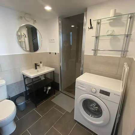 Niko's Apartment