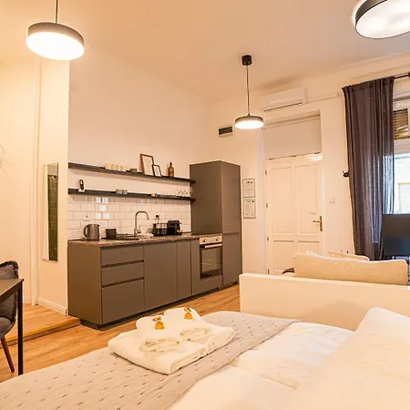 Tas Vas - Charming In Apartment