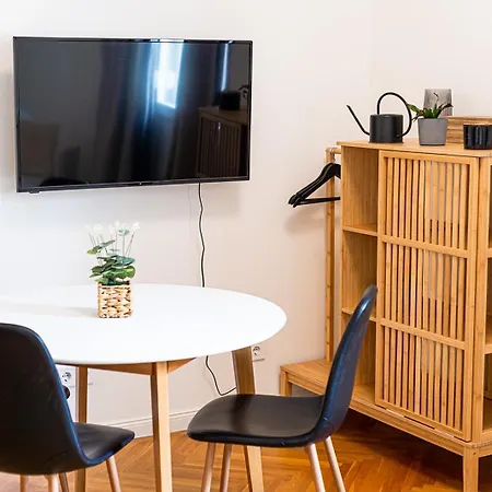 Tas Vas - Charming In Apartment Budapest