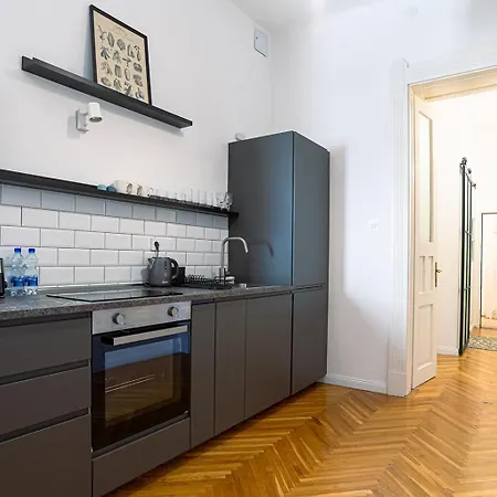 Tas Vas - Charming In Apartment