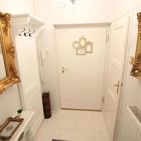 Exclusive Antique Next To The Fashion Street * Budapest