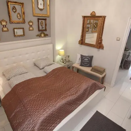 Apartment Exclusive Antique Next To The Fashion Street *