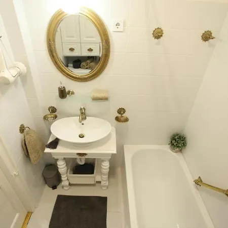 Apartment Exclusive Antique Next To The Fashion Street