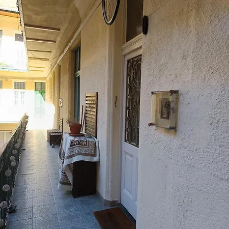 Apartment Bb 37