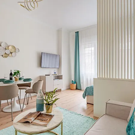 Dohany Luxury By Stn Apartment