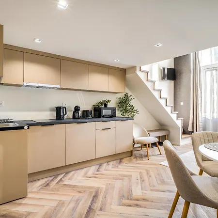 Astoria Premium - R26 Apartment