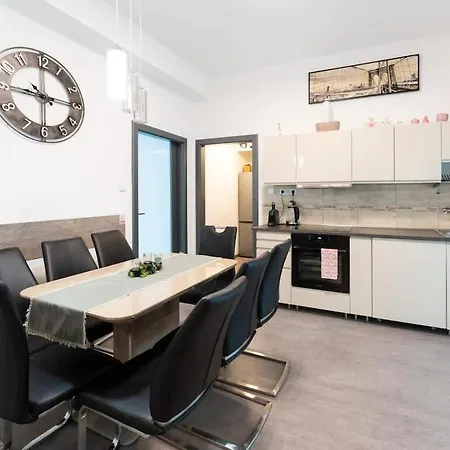 Apartment Charles' Haven In The Heart Of Budapest