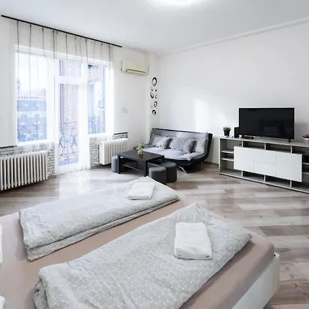 Apartment Charles' Haven In The Heart Of Budapest