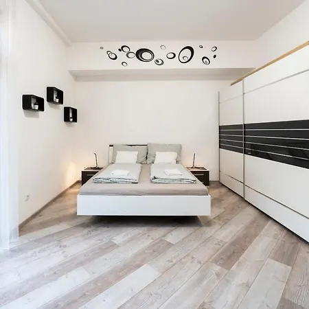Charles' Haven In The Heart Of Budapest