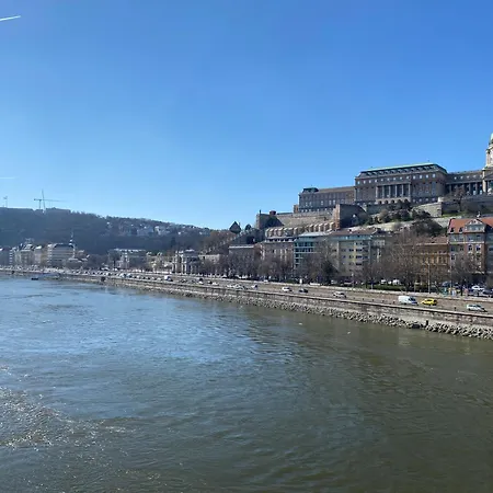 Apartament Chain Bridge *