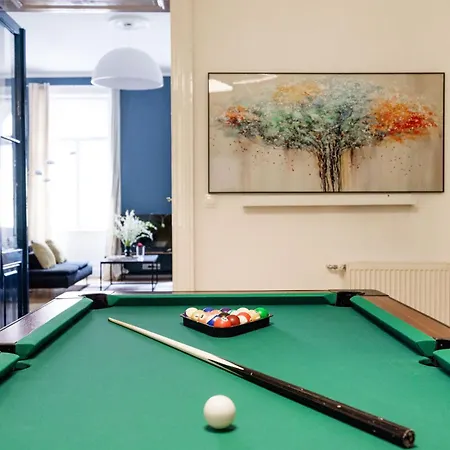 Bright & Grand With 4 Bedrooms By New York Cafe Apartment Budapest