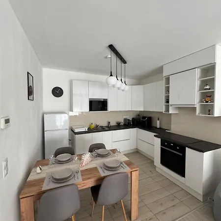 Apartment Elite Skyview Escape -bright, Modern, Free Parking