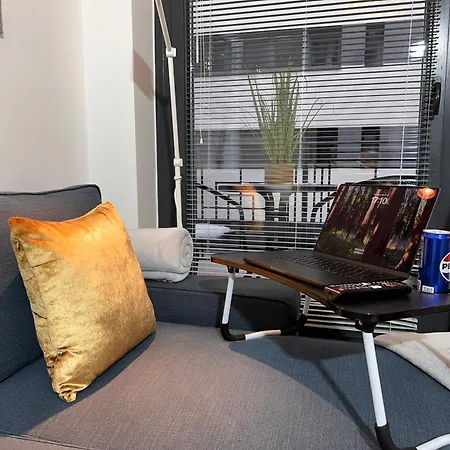 Luxe Studio With City Center Vibe
