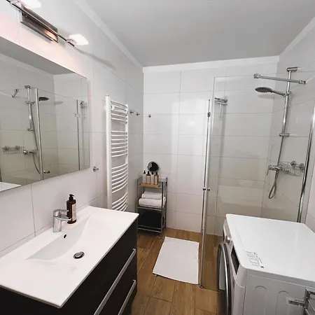 Luxe Studio With City Center Vibe Apartment