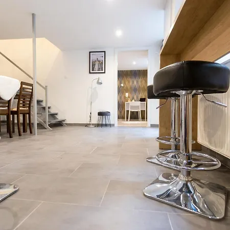 Apartment Duna Centrum 5 *