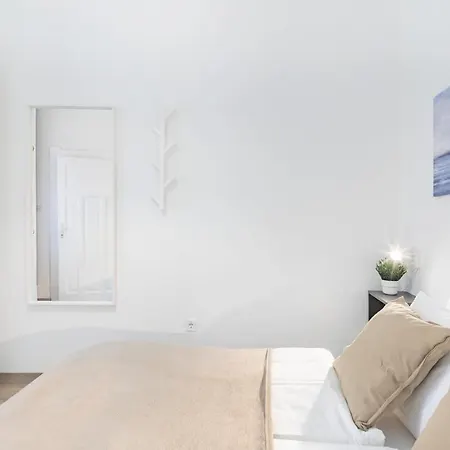 Lovely And Comfy Sleep Apartment