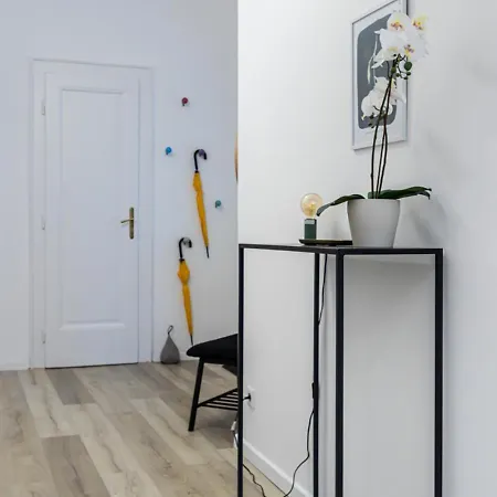 80 Sqm, 3 Bedrooms, 2 Bathrooms, New Budapest