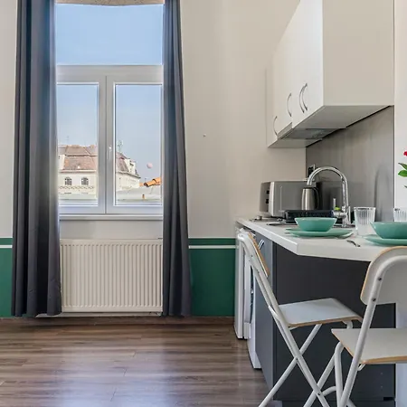 Apartment And Cozy K67 *