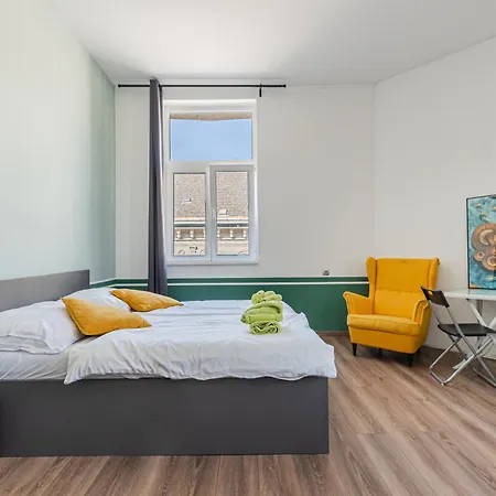 And Cozy K67 Budapest