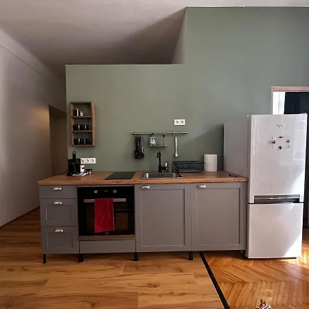 Downtown Haven- Aurora Charm Apartment *