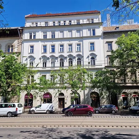 Jozsef * Budapest
