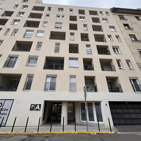 Danube 3 Beds With Big Balcony Parking 10euro A Day Apartment