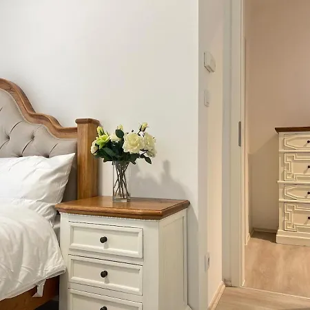 Danube 3 Beds With Big Balcony Parking 10euro A Day *