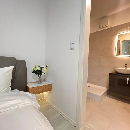 Danube 3 Beds With Big Balcony Parking 10euro A Day * Budapest