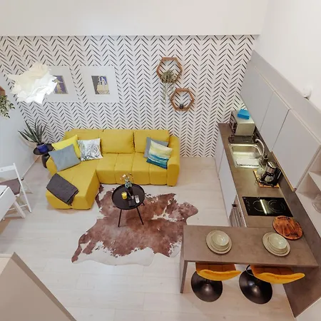 Moonlight Apartment *