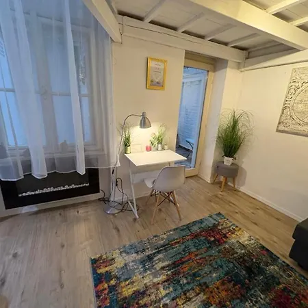 Oktogon Cozy Terrace Apartment Budapest