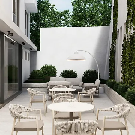 Hotel Leon & Lounge 4*
