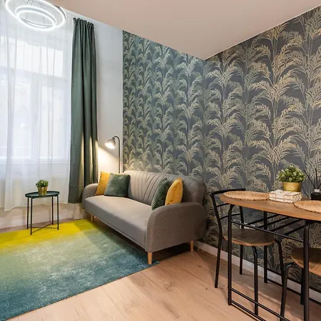 Apple Tree Budapest
