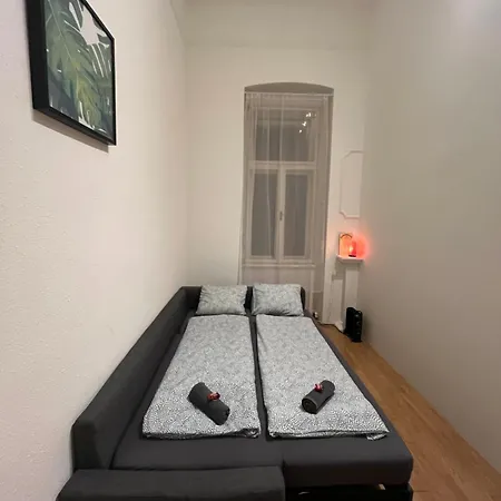 Apartment Lt 2 *