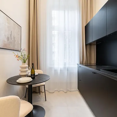 E22 - Boutique Apartments, Location By Bqa *