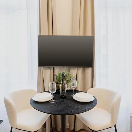 Apartment E22 - Boutique Apartments, Location By Bqa *