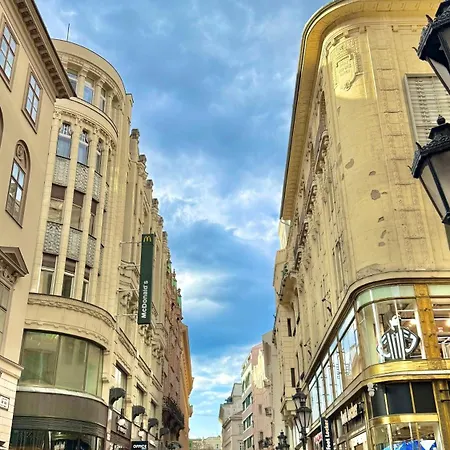 Vaci Corso Apartment Budapest