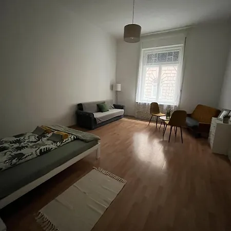 Palace District Apartment *