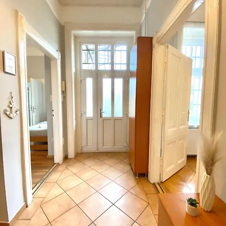 Free Parking + 4bdr + 3baths! + 5* Location Apartment Budapest