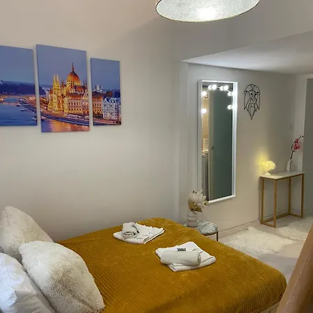 Apartment Twilight Zone Budapest