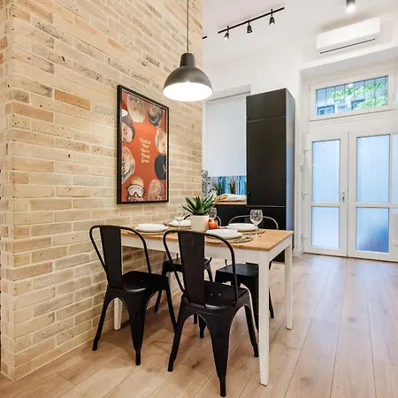 Chic Urban Retreat- Near Opera & Basilica