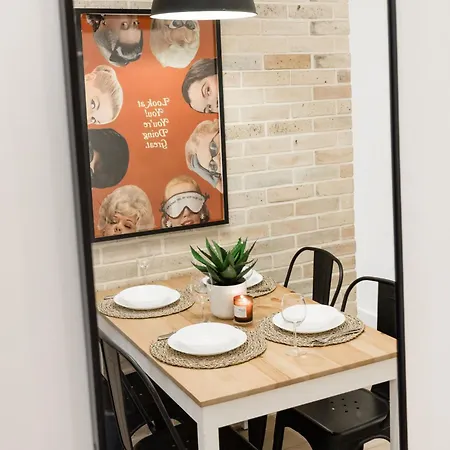 Chic Urban Retreat- Near Opera & Basilica