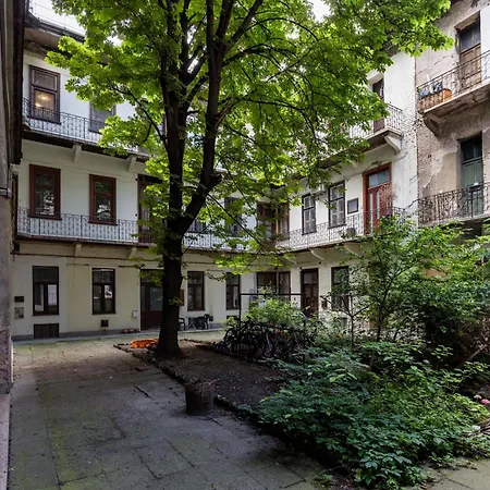 Appartement Chic Urban Retreat- Near Opera & Basilica *