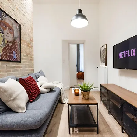 Appartement Chic Urban Retreat- Near Opera & Basilica Budapest