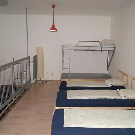 Happy Hostel *