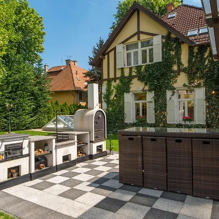 Willa Uhu 750 M2 -