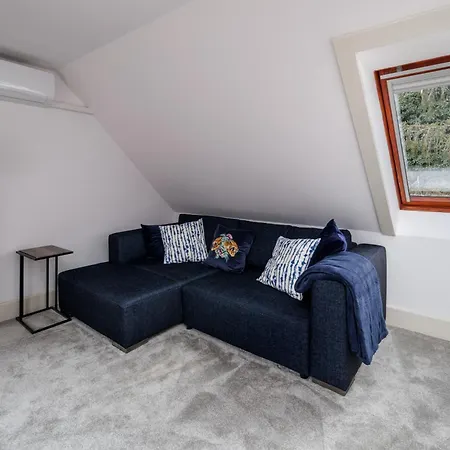 Uhu 750 M2 - * Budapeszt